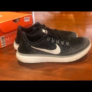 Women’s Nike Flex Trainer 5 - Black/gray size 6.5
